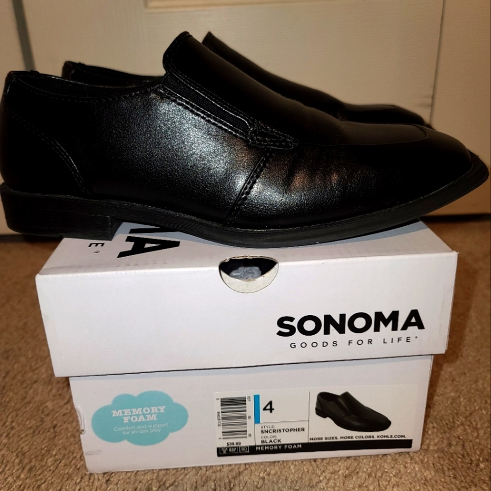 Boys size 4 dress shoes